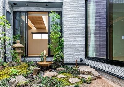 プライバシーを確保したロの字型の間取り ～茶室と中庭がある平屋～ アイキャッチ画像